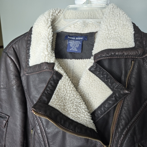 BOSTON PROPER LEATHER BOMBER JACKET WITH FLEECE LINING, ZIPPER ACCENTS. Size S - Picture 3 of 7